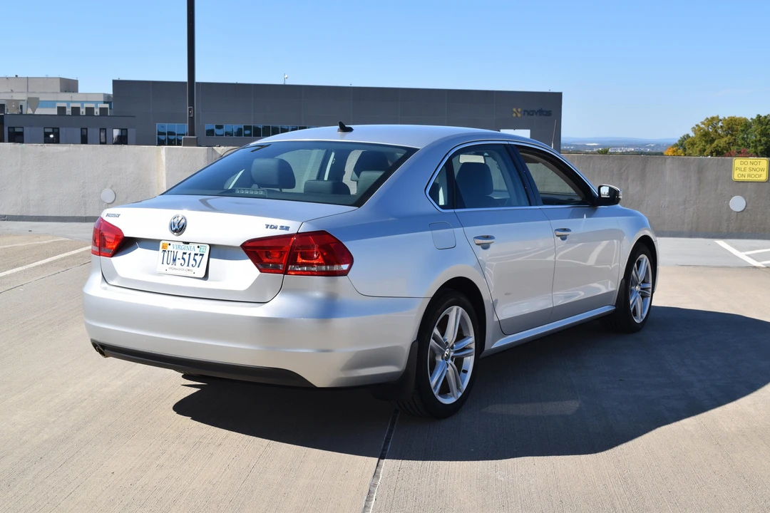 2015 Volkswagen Passat - Image 14 of 31