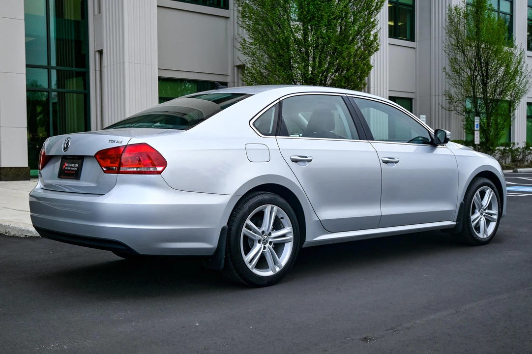 2015 Volkswagen Passat - Image 28 of 31