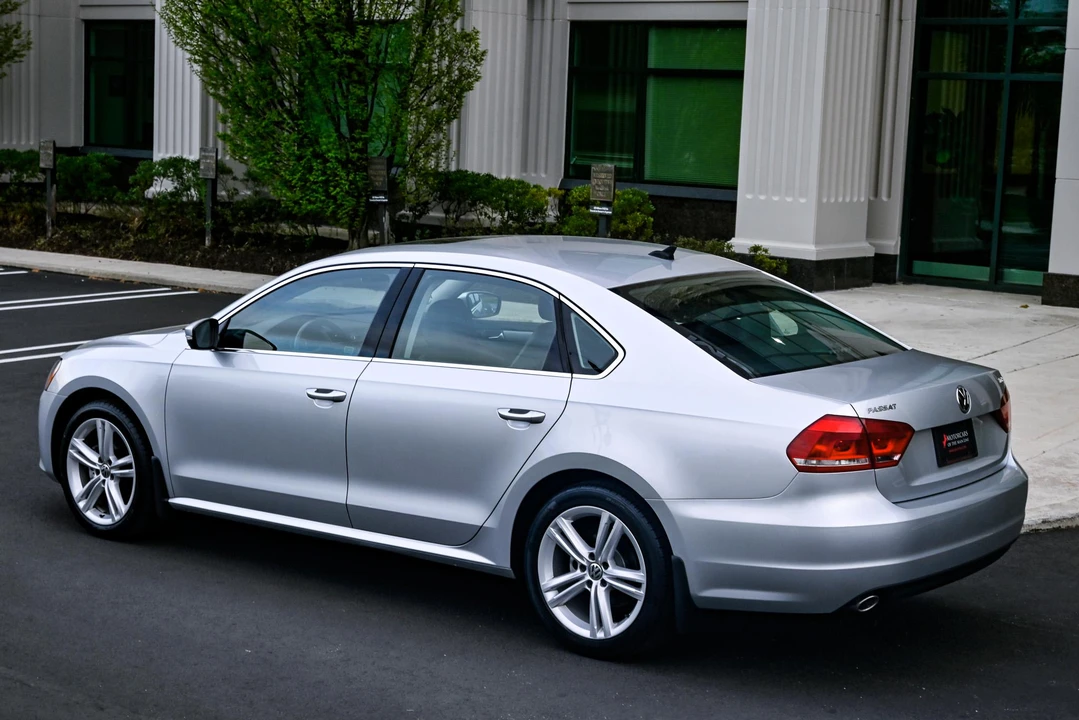 2015 Volkswagen Passat - Image 25 of 31
