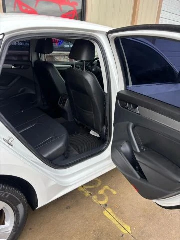 2015 Volkswagen Passat - Image 15 of 21