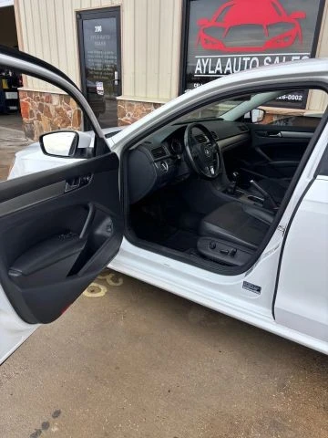2015 Volkswagen Passat - Image 11 of 21