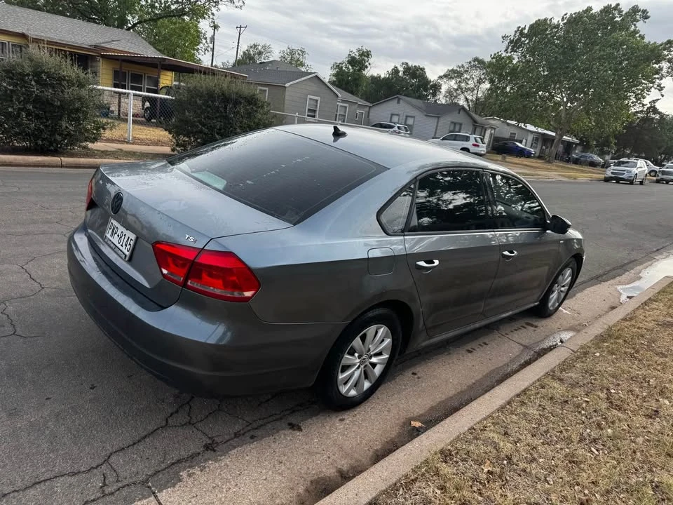 2015 Volkswagen Passat - Image 7 of 11