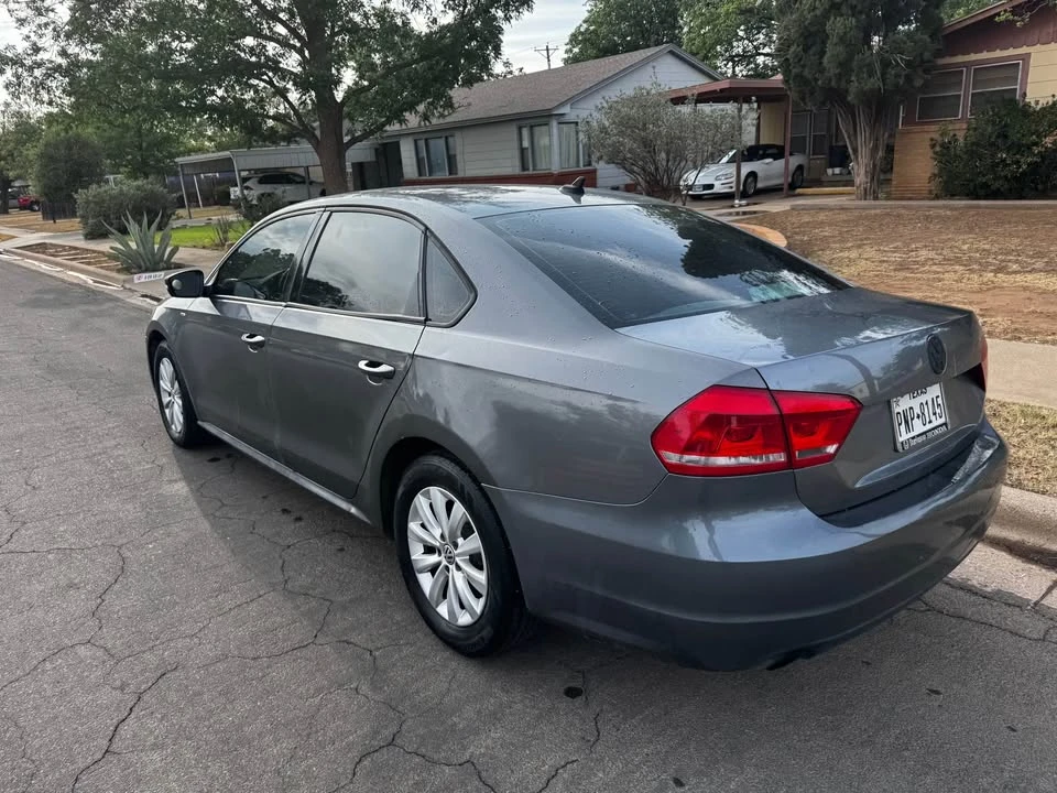 2015 Volkswagen Passat - Image 9 of 11