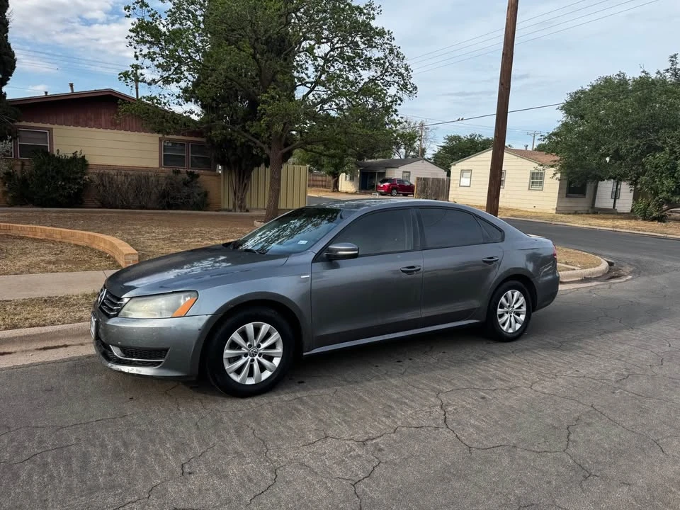 2015 Volkswagen Passat - Image 2 of 11