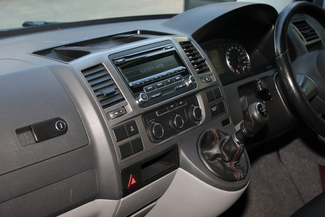 2015 Volkswagen EuroVan - Image 24 of 30