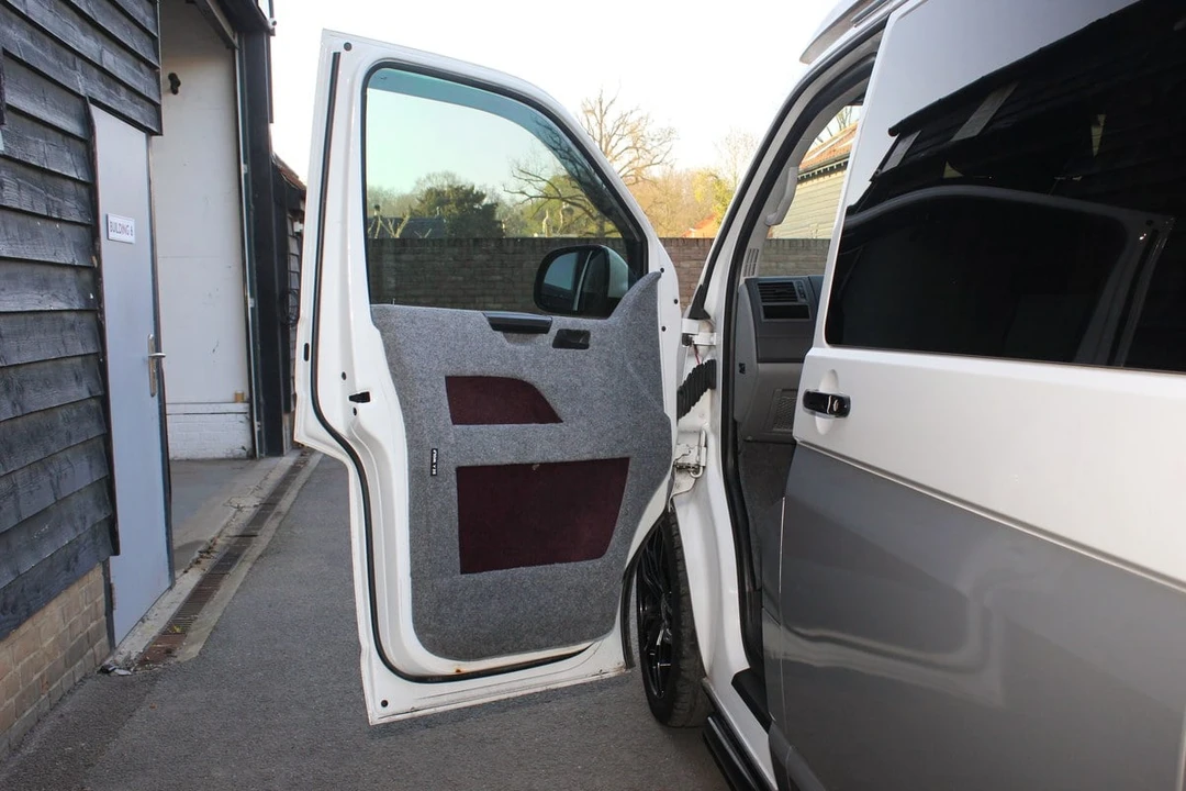 2015 Volkswagen EuroVan - Image 29 of 30