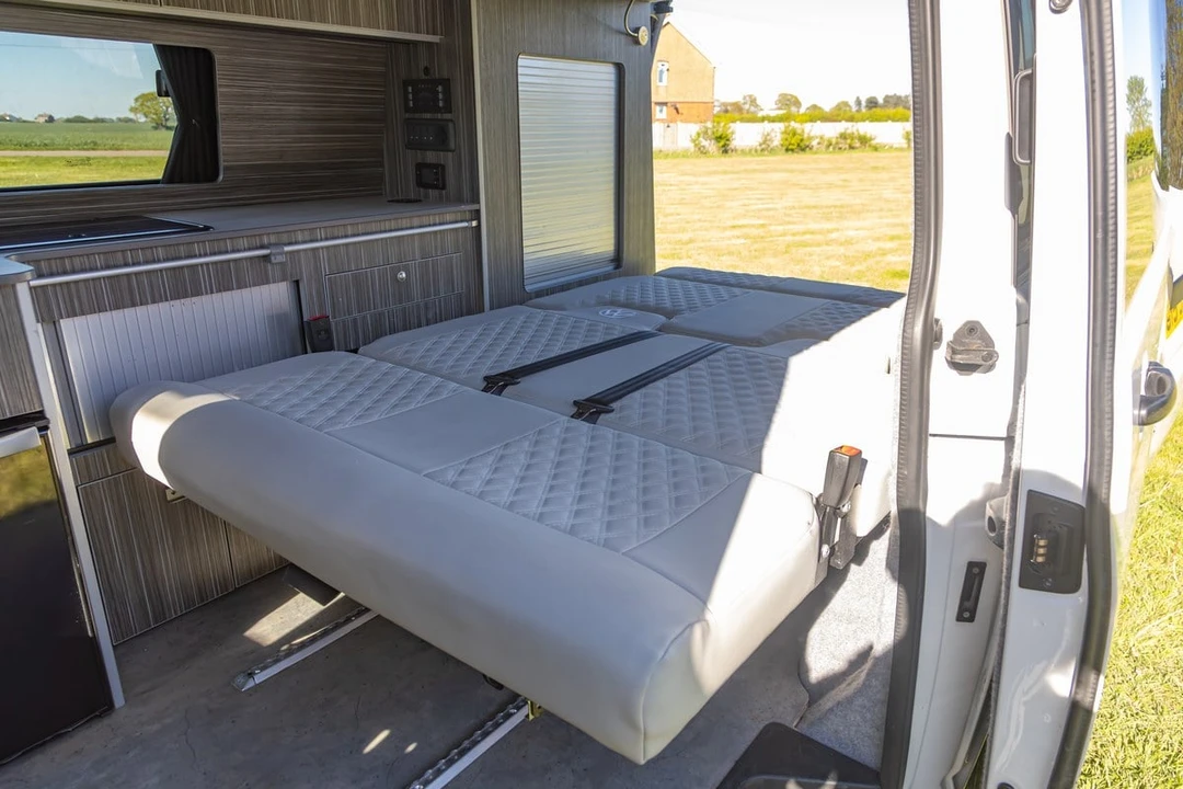 2015 Volkswagen EuroVan - Image 8 of 30