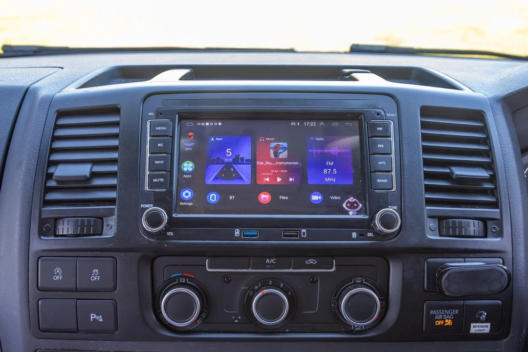 2015 Volkswagen EuroVan - Image 7 of 30