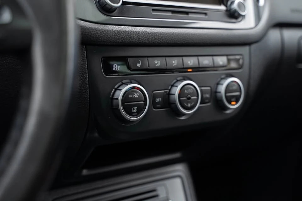 2015 Volkswagen Tiguan - Image 11 of 20