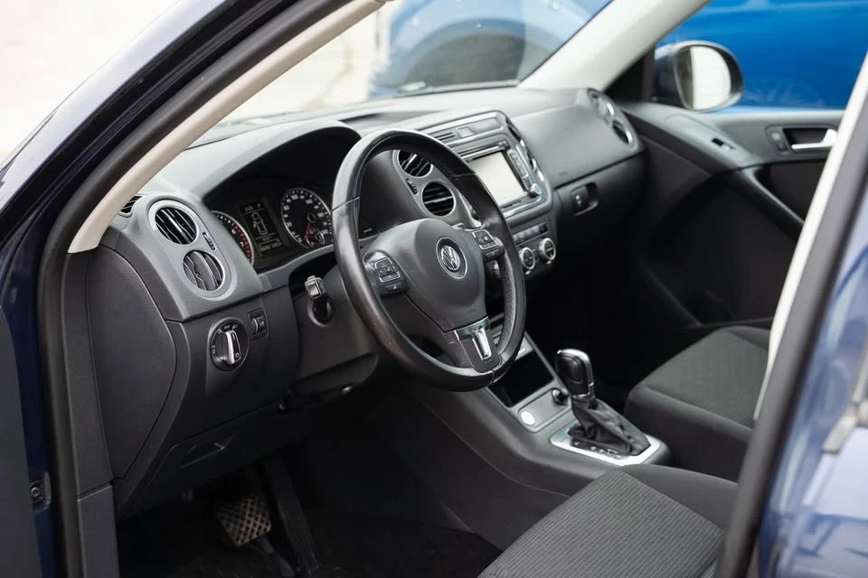 2015 Volkswagen Tiguan - Image 9 of 20