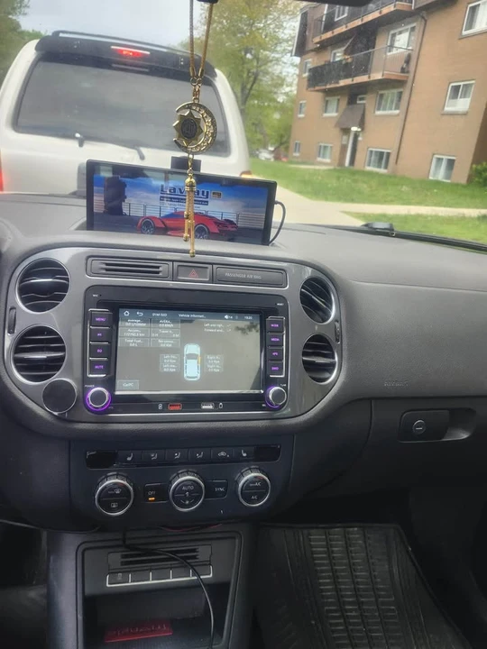 2015 Volkswagen Tiguan - Image 3 of 11