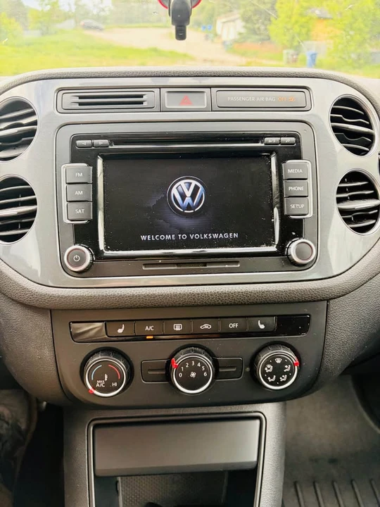 2015 Volkswagen Tiguan - Image 11 of 18