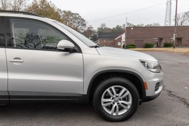 2015 Volkswagen Tiguan - Image 10 of 21