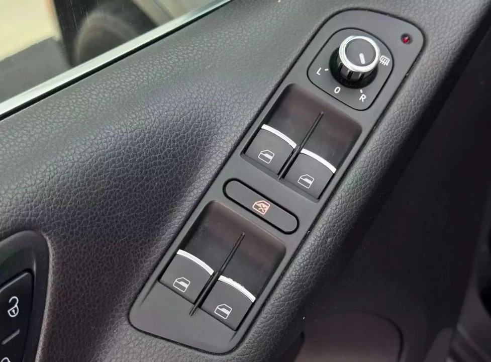 2015 Volkswagen Tiguan - Image 20 of 21