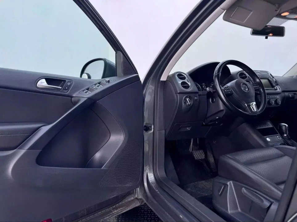 2015 Volkswagen Tiguan - Image 9 of 21
