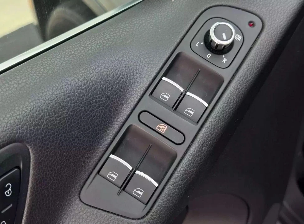 2015 Volkswagen Tiguan - Image 20 of 21