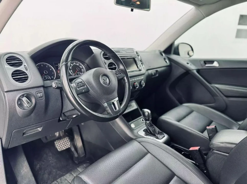 2015 Volkswagen Tiguan - Image 10 of 21
