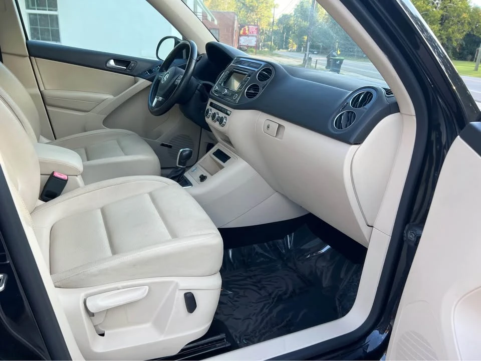 2015 Volkswagen Tiguan - Image 12 of 20