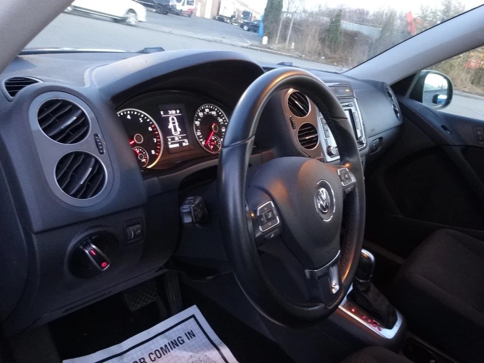 2015 Volkswagen Tiguan - Image 14 of 20