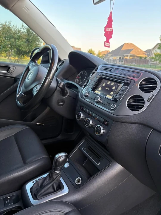 2015 Volkswagen Tiguan - Image 12 of 14