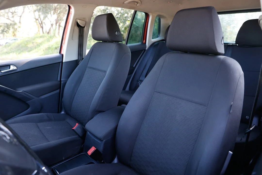 2015 Volkswagen Tiguan - Image 6 of 12