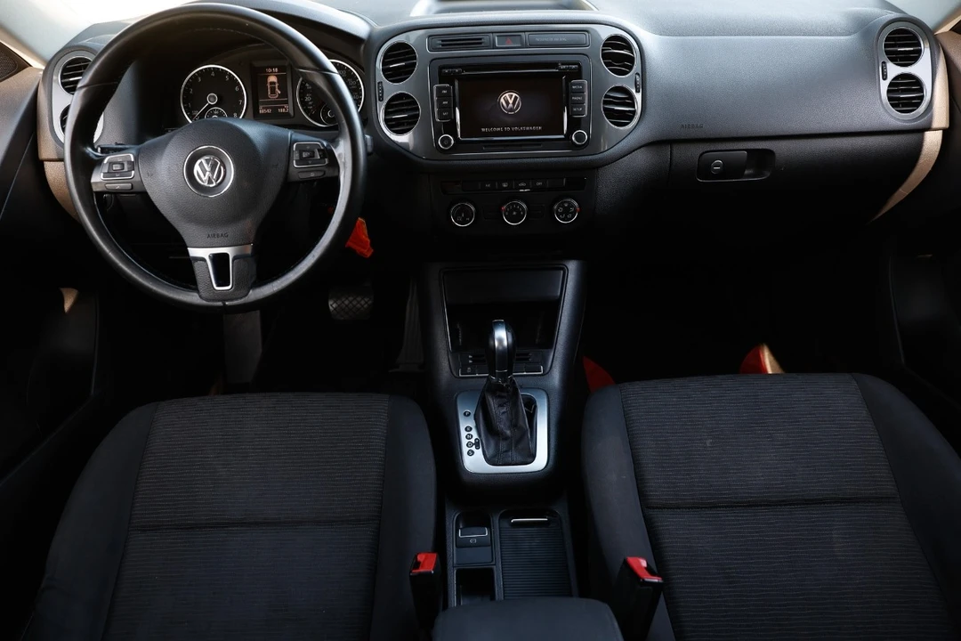2015 Volkswagen Tiguan - Image 2 of 12