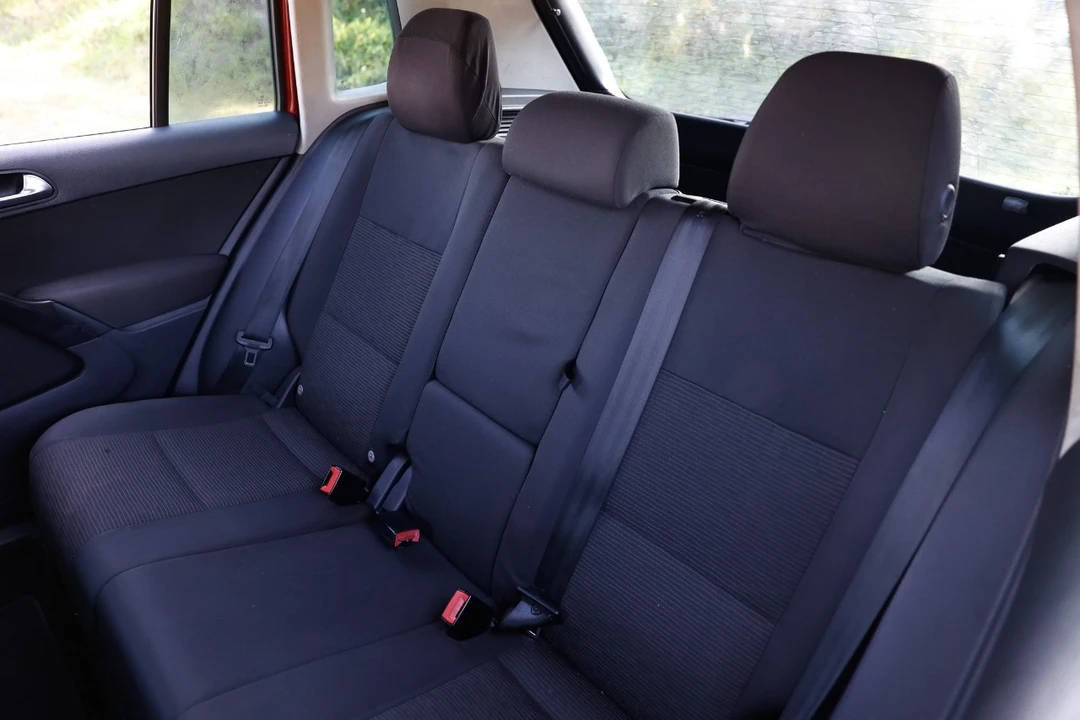 2015 Volkswagen Tiguan - Image 8 of 12