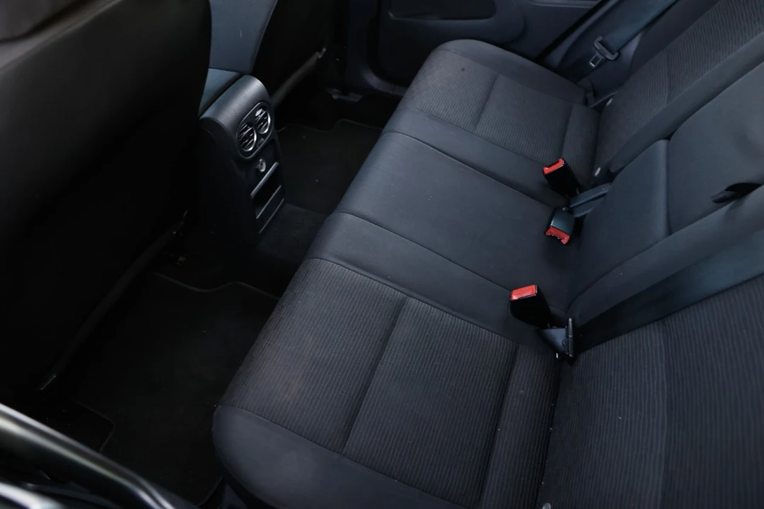 2015 Volkswagen Tiguan - Image 10 of 12