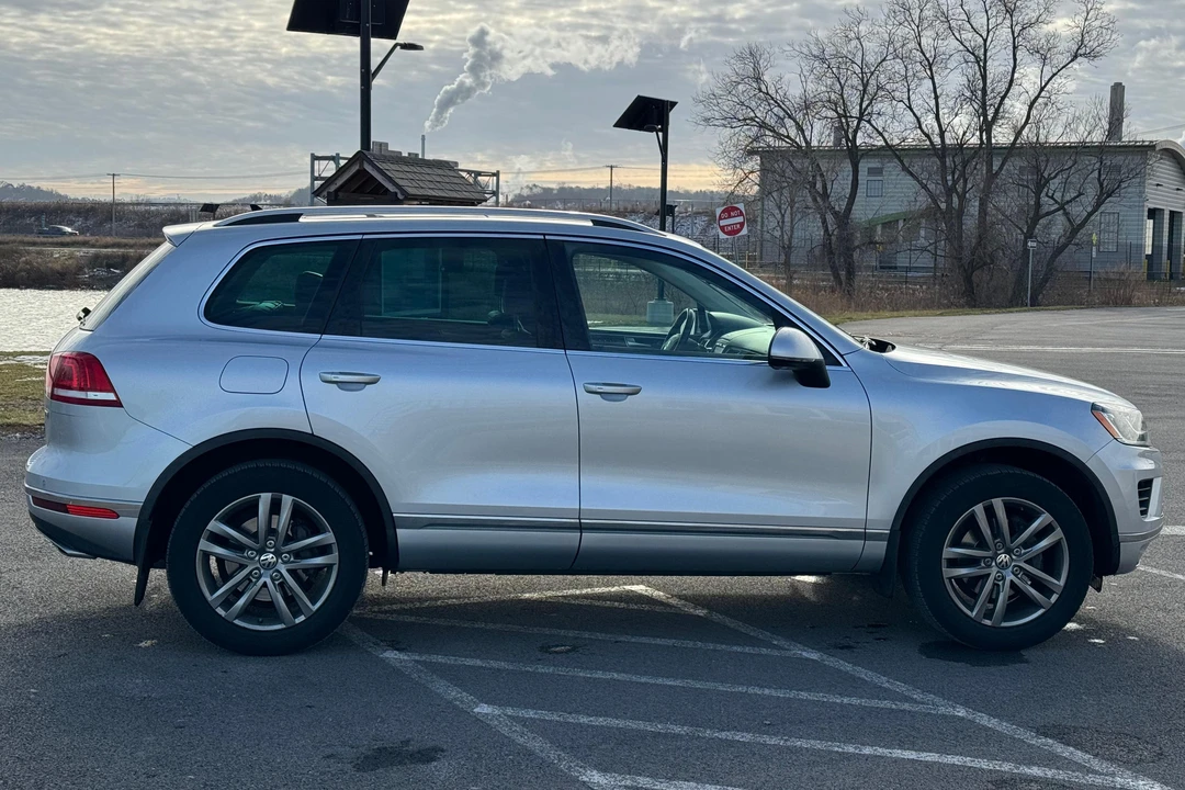 2015 Volkswagen Touareg - Image 3 of 31