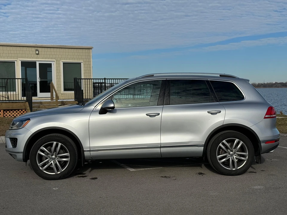 2015 Volkswagen Touareg - Image 9 of 31