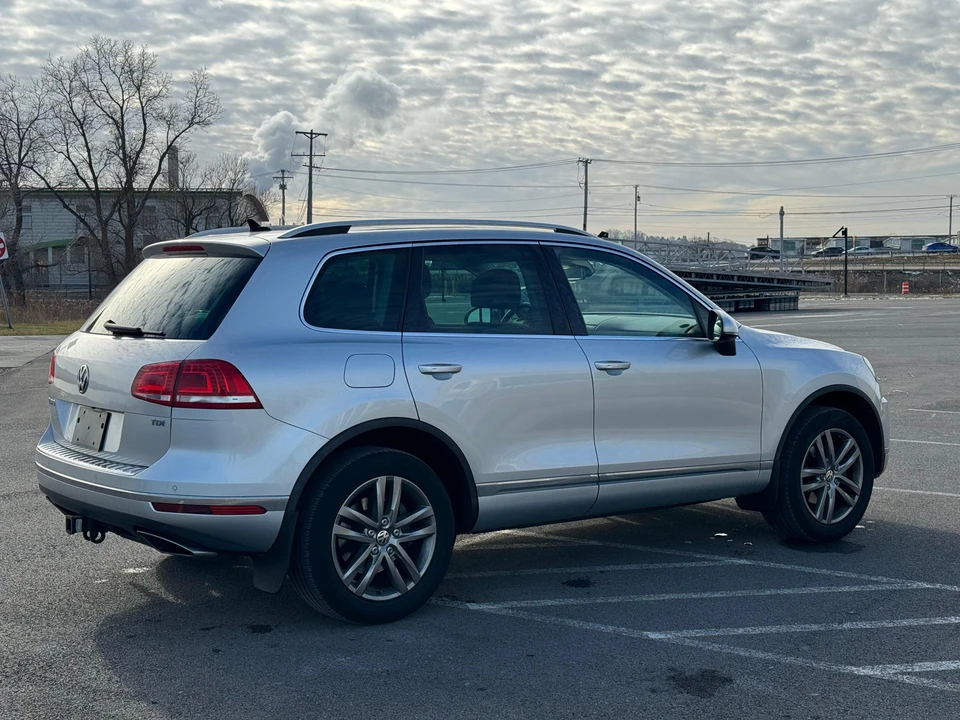 2015 Volkswagen Touareg - Image 14 of 31