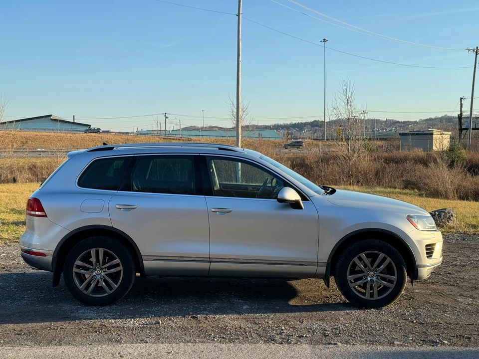 2015 Volkswagen Touareg - Image 27 of 31