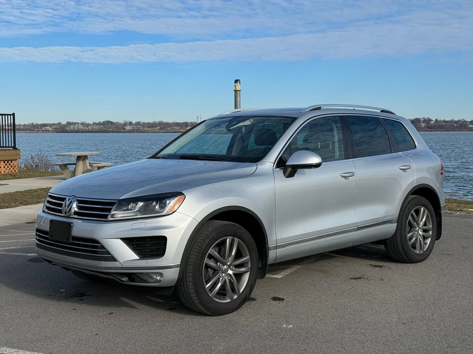 2015 Volkswagen Touareg - Image 8 of 31