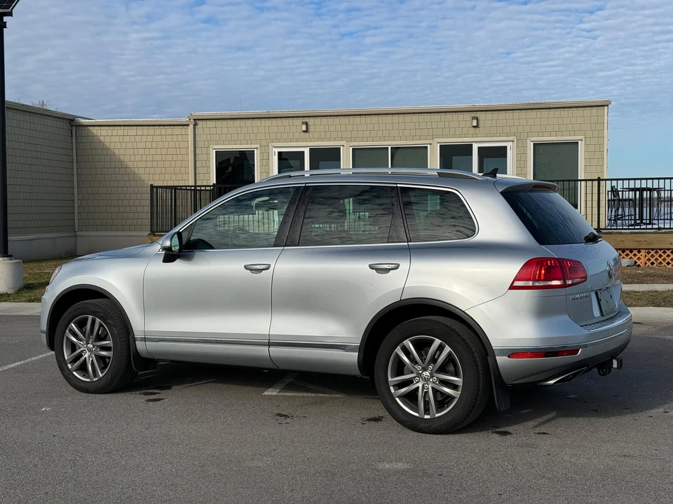 2015 Volkswagen Touareg - Image 10 of 31