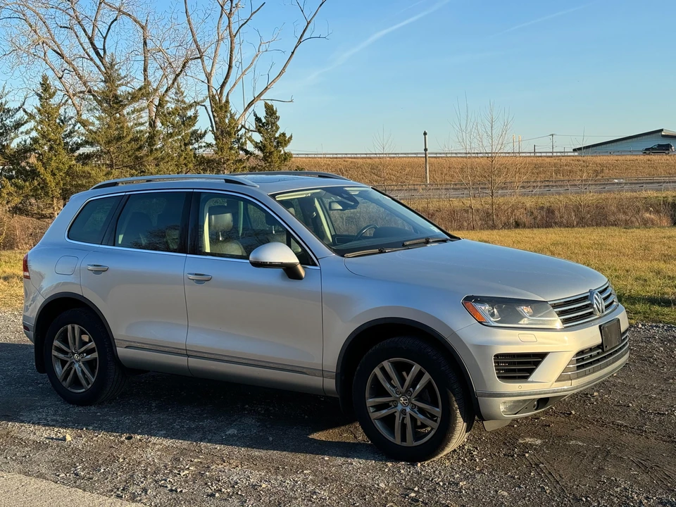 2015 Volkswagen Touareg - Image 28 of 31