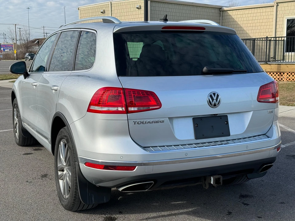 2015 Volkswagen Touareg - Image 11 of 31