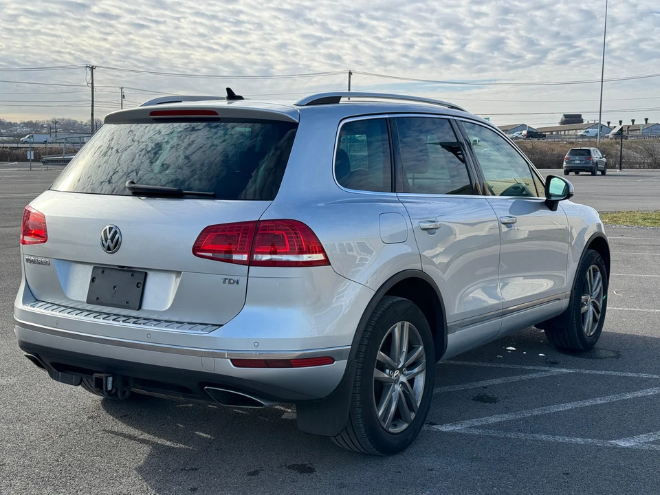 2015 Volkswagen Touareg - Image 13 of 31