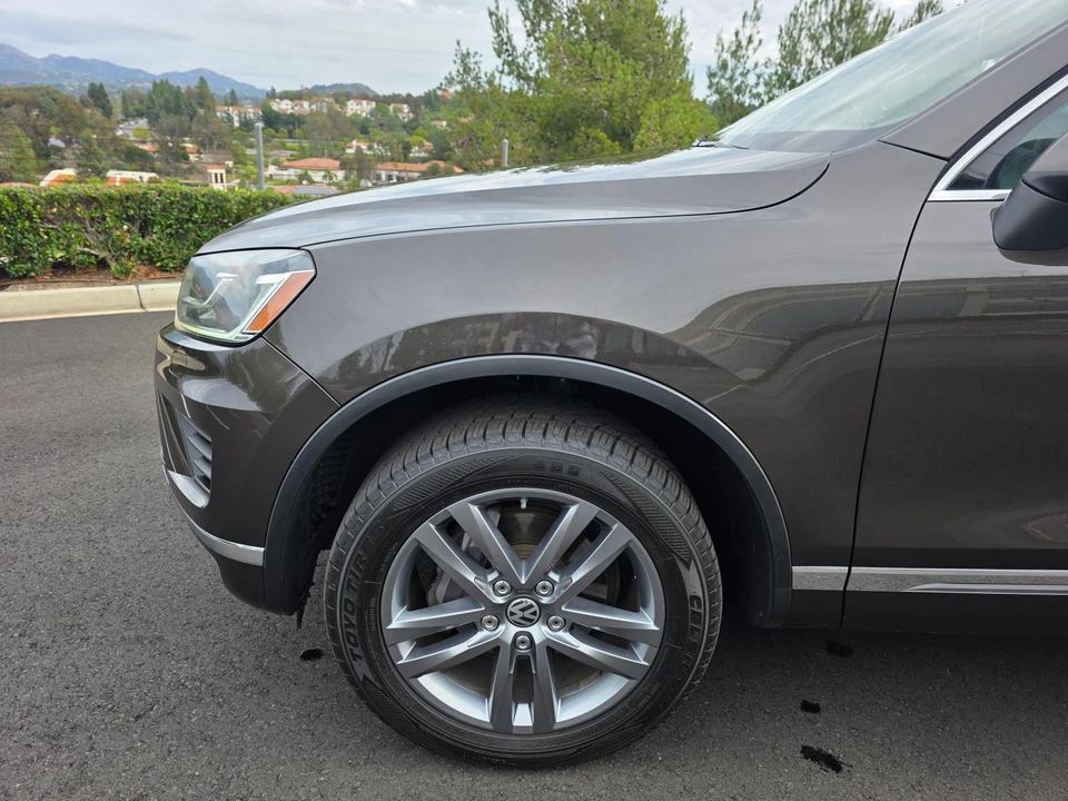 2015 Volkswagen Touareg - Image 20 of 31