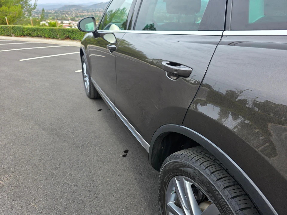 2015 Volkswagen Touareg - Image 24 of 31