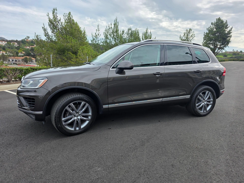 2015 Volkswagen Touareg - Image 9 of 31