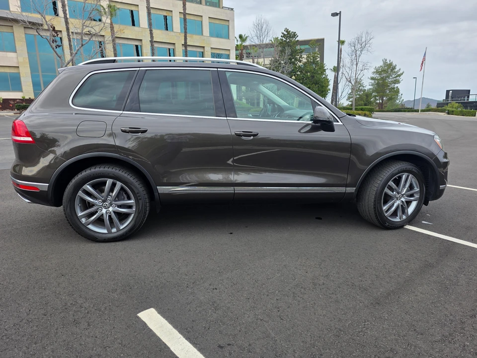 2015 Volkswagen Touareg - Image 13 of 31