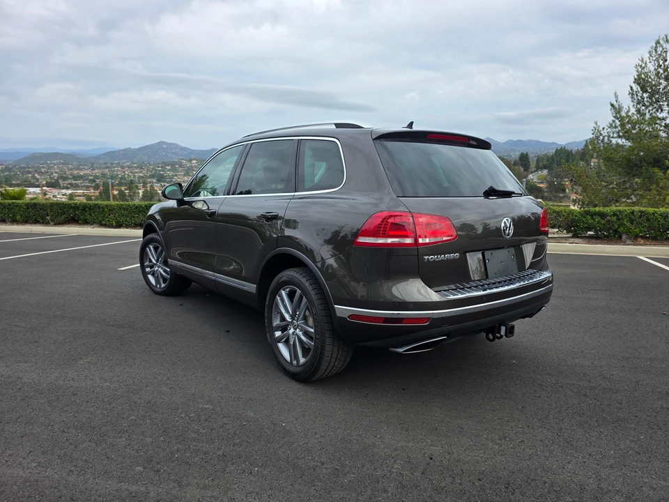 2015 Volkswagen Touareg - Image 11 of 31