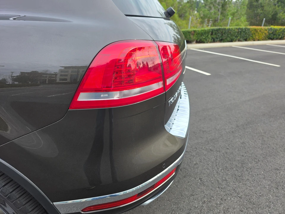 2015 Volkswagen Touareg - Image 25 of 31