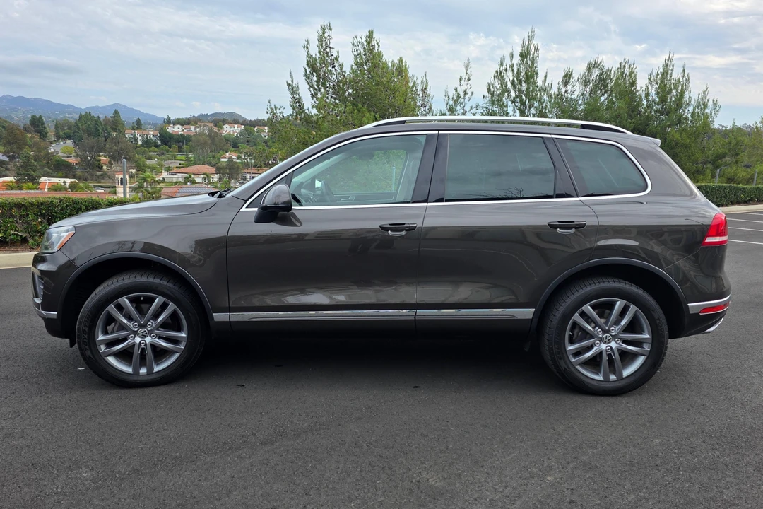 2015 Volkswagen Touareg - Image 3 of 31