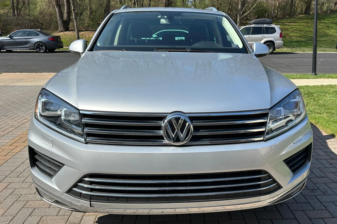2015 Volkswagen Touareg - Image 2 of 31