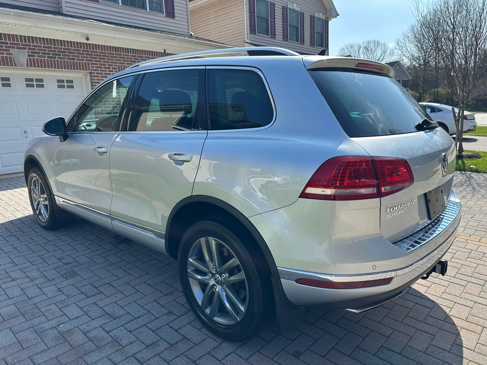 2015 Volkswagen Touareg - Image 8 of 31
