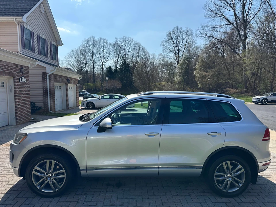 2015 Volkswagen Touareg - Image 7 of 31