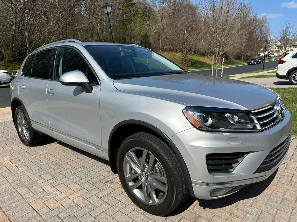 2015 Volkswagen Touareg - Image 12 of 31