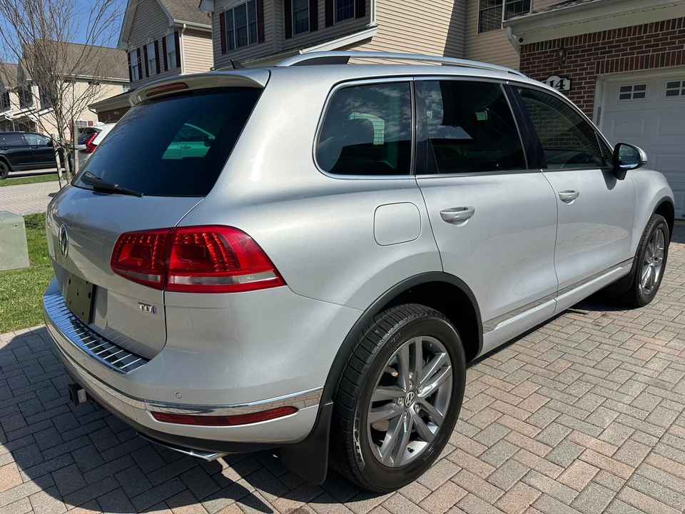 2015 Volkswagen Touareg - Image 11 of 31