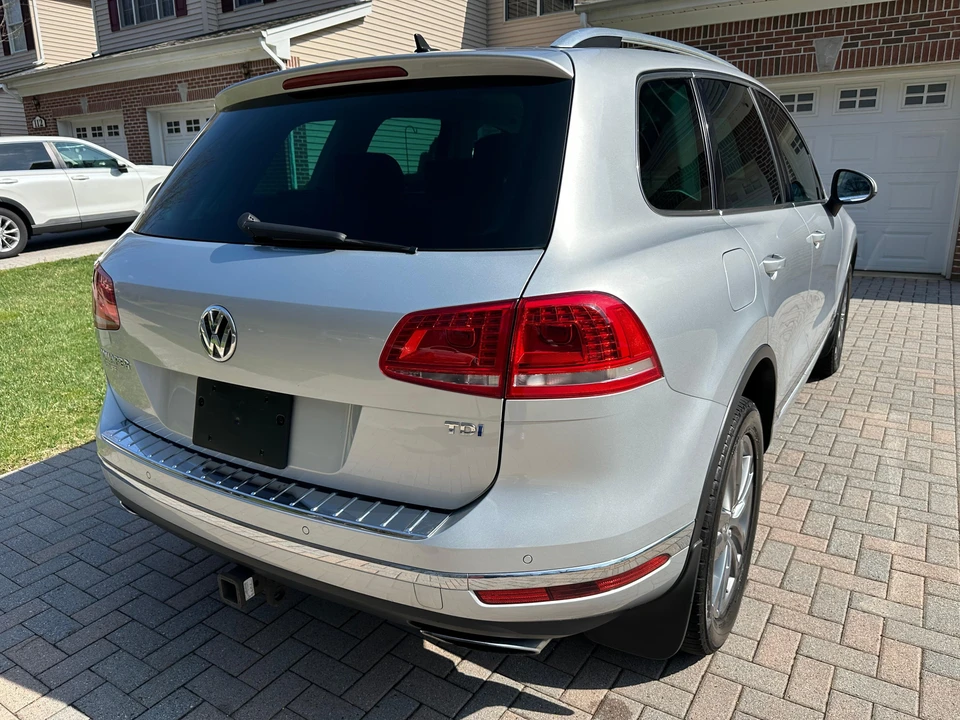 2015 Volkswagen Touareg - Image 10 of 31
